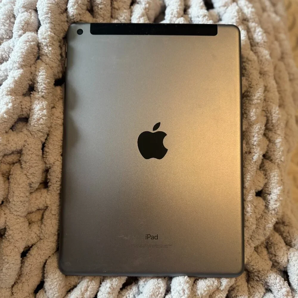 Apple Ipad 5 Gen 32gb Wi-fi + 4g Lte Space Gray Mp1m2ll/a